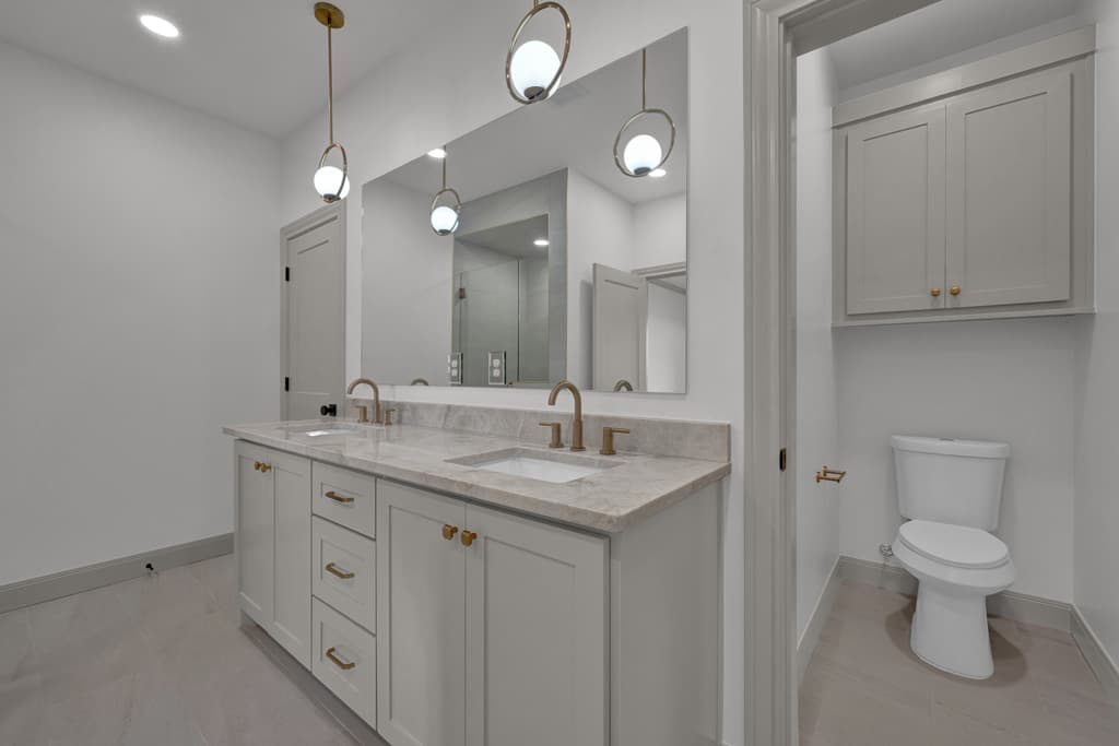 master bathroom 2.jpg