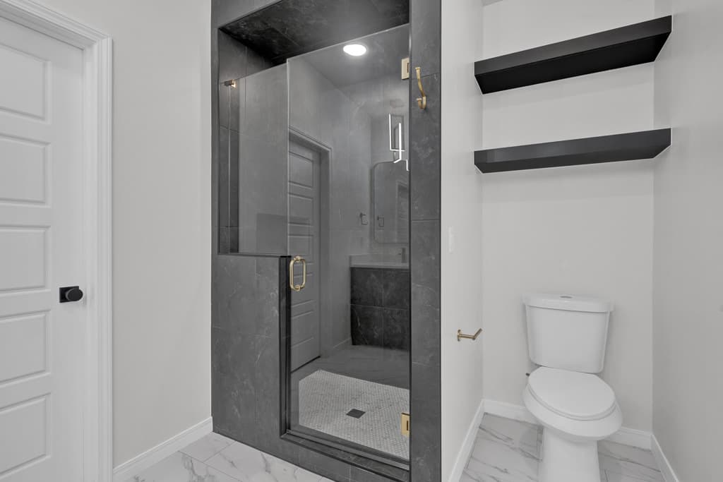 master bathroom 2.jpg